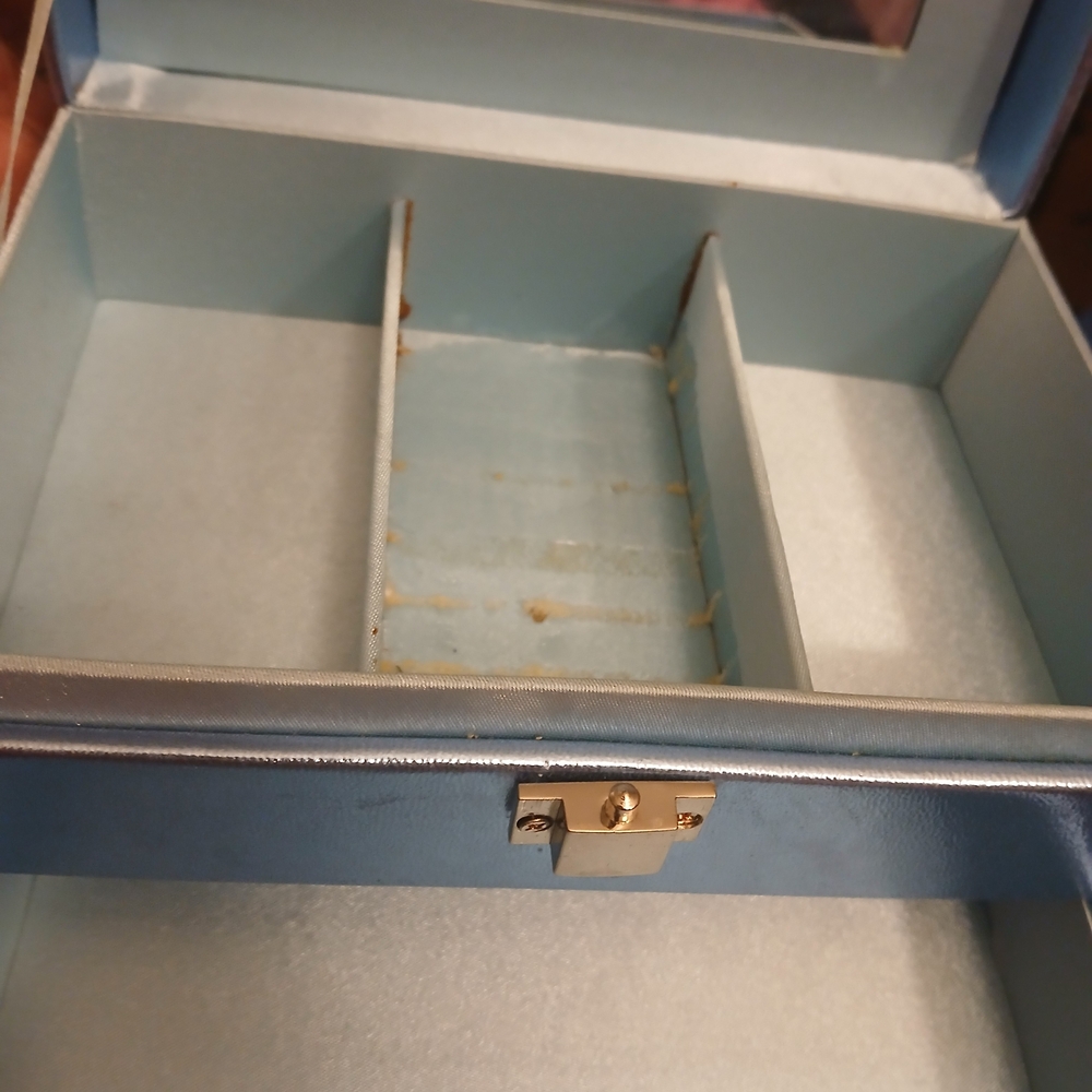 Elegant Blue Jewelry Organizer with Mirror